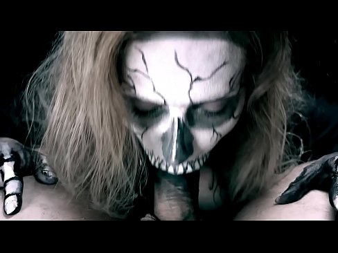 ❤️ Demona knabino suĉanta kokon per sia nigra buŝo kaj glutante kumon. ❌ Faka video  ĉe eo.mailkassa.ru ❌❤